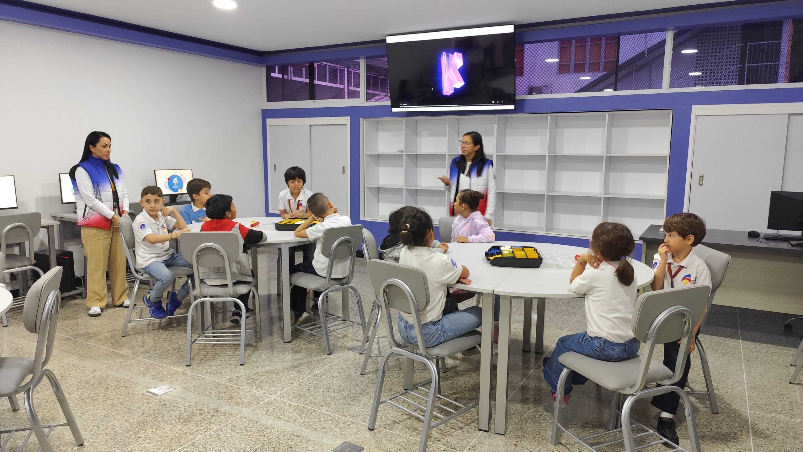 Inauguracion-SalaRobotica (11)